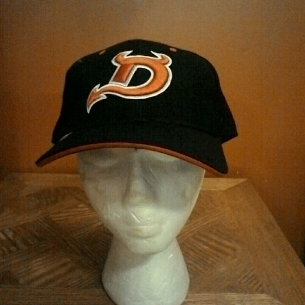 Brim hat - Picture 4 of 4